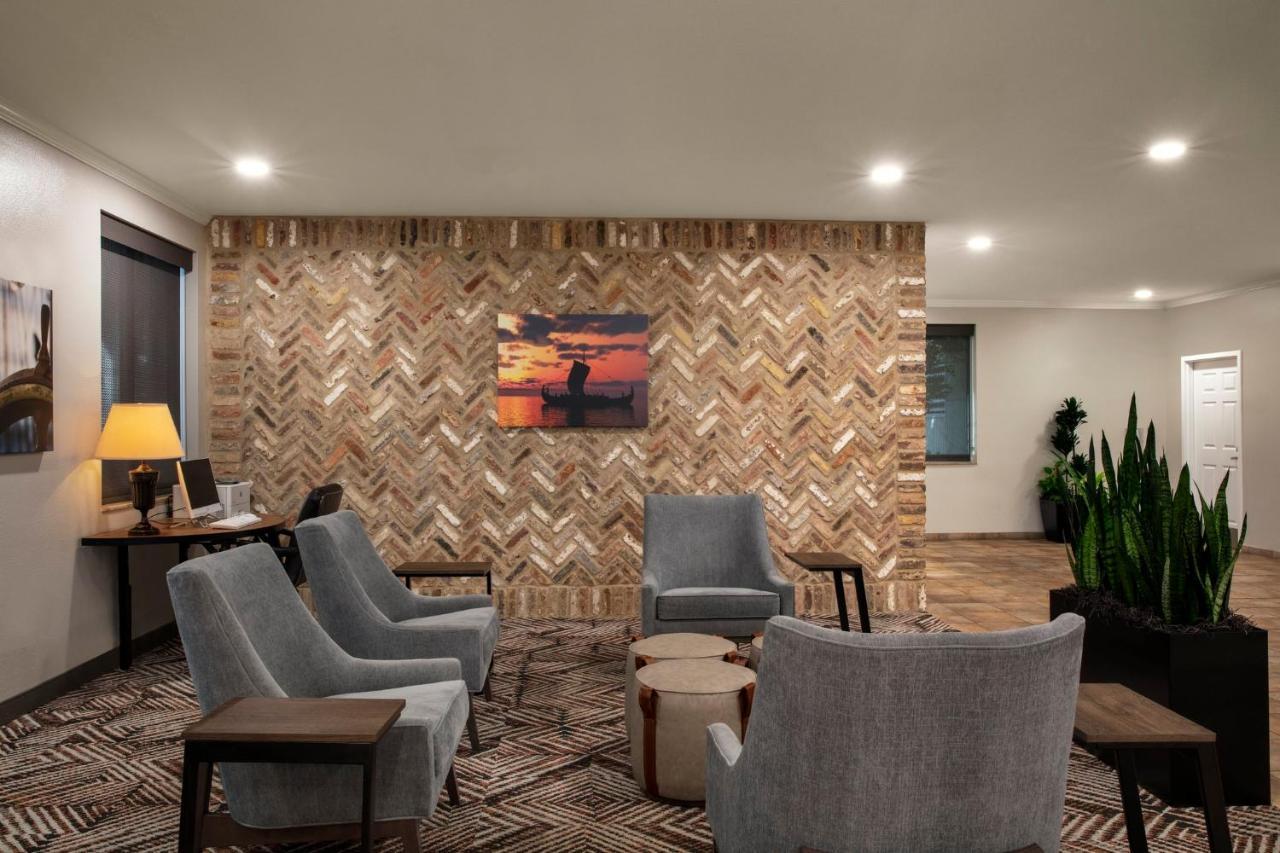 Candlewood Suites Mobile-Downtown By Ihg Екстериор снимка
